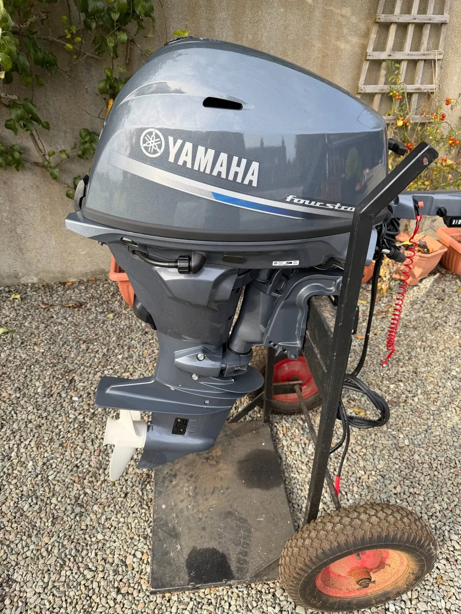 Outboard motor - Image 1