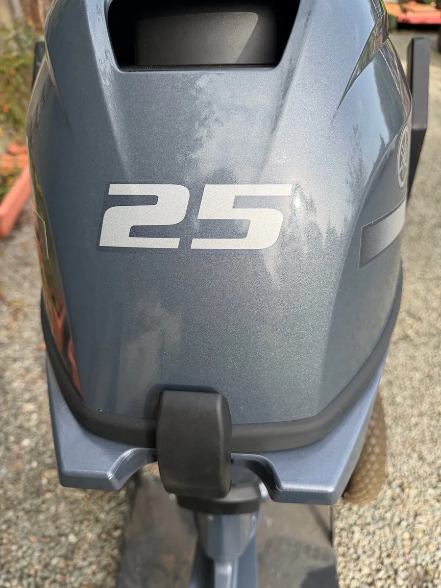 Outboard motor - Image 2