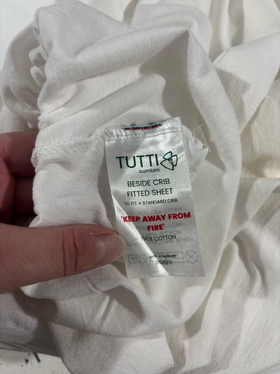 2 x fitted sheet and mattress protectors for cot - Image 3