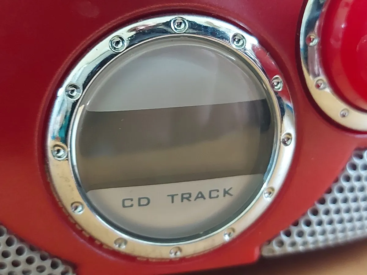 Bench Portable CD Player with Radio, Model KH222 - Image 4