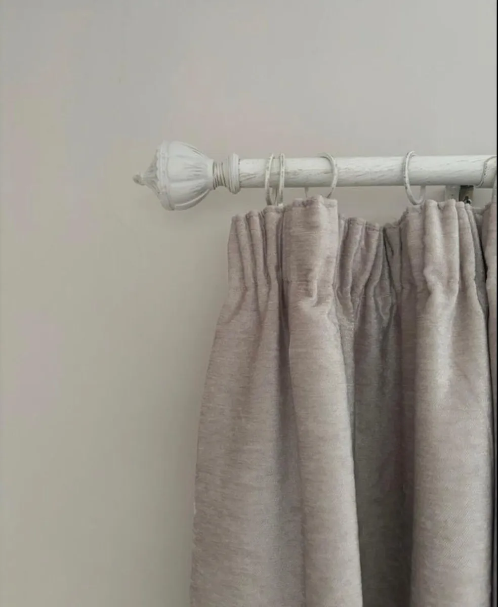 2.9 metre 28mm white & gold curtain pole - Image 2