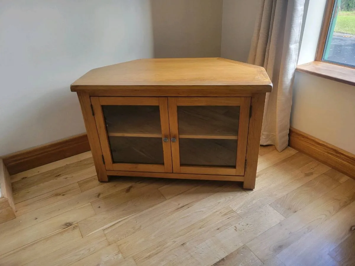 Oak TV unit - Image 1