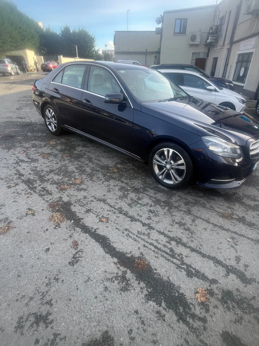 2016. E CLASS DIESEL - Image 3