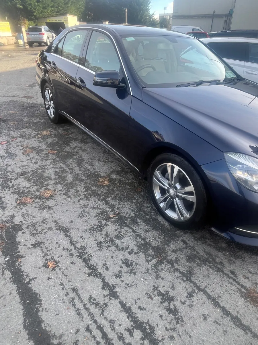 2016. E CLASS DIESEL - Image 4
