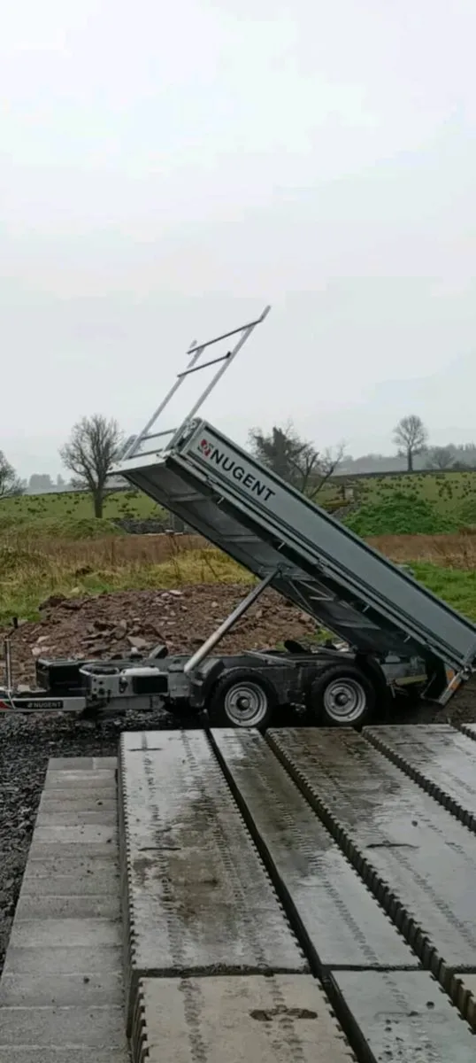 Nugent tipping trailer