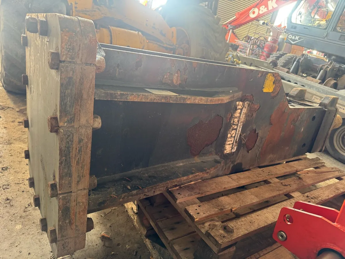 Rock hammer breaker €4,500 - Image 2