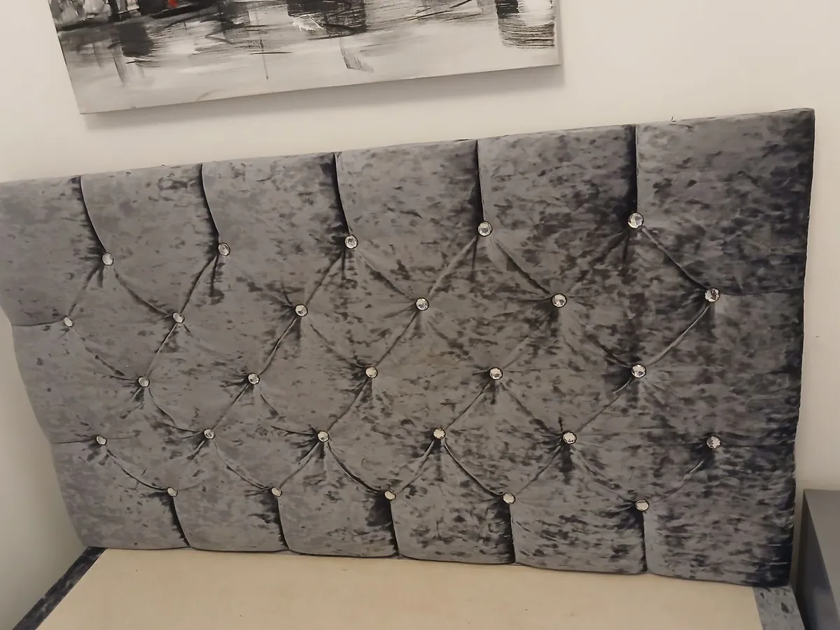 Double bed - Image 1