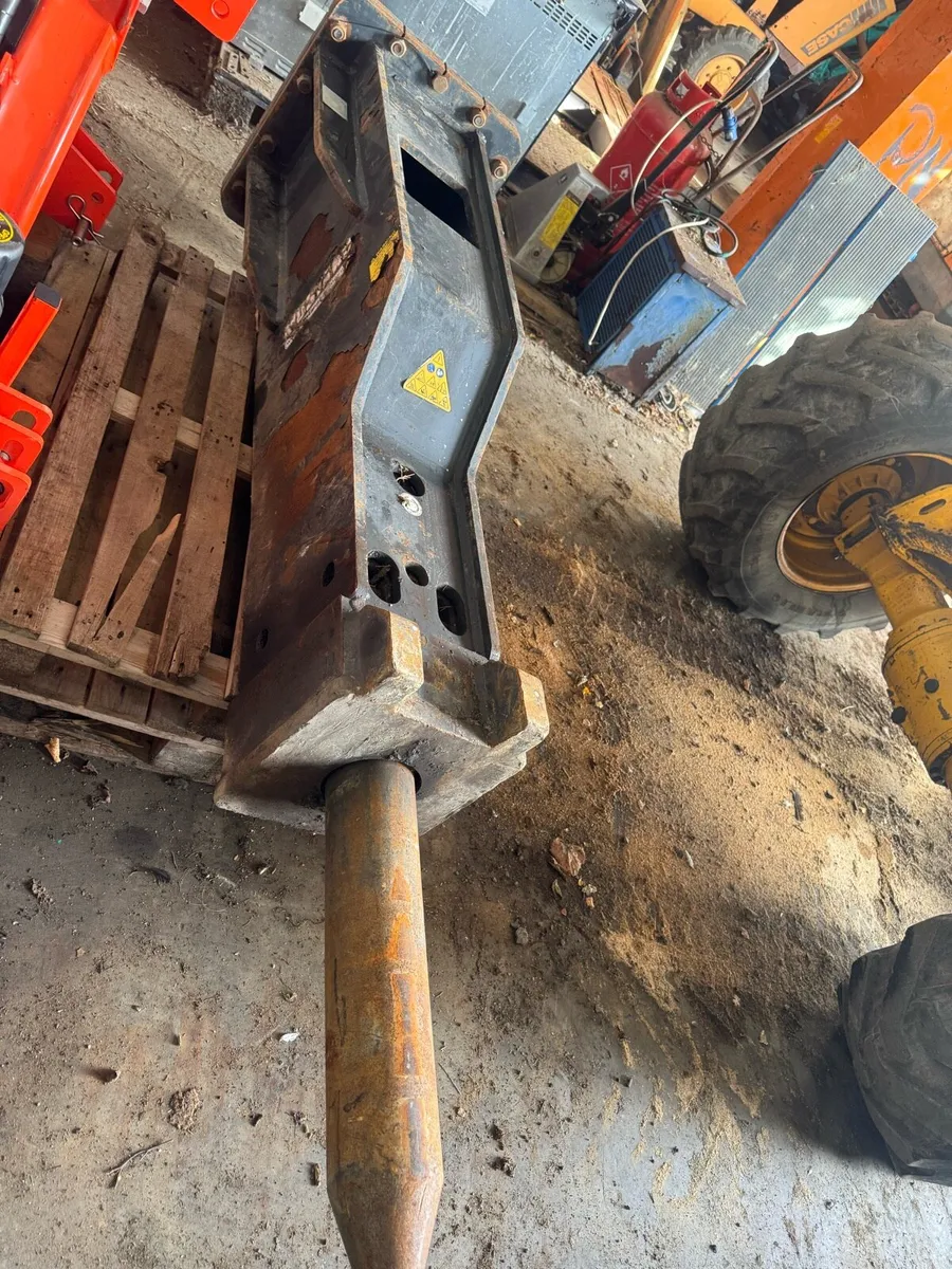 Rock hammer breaker €4,500 - Image 1
