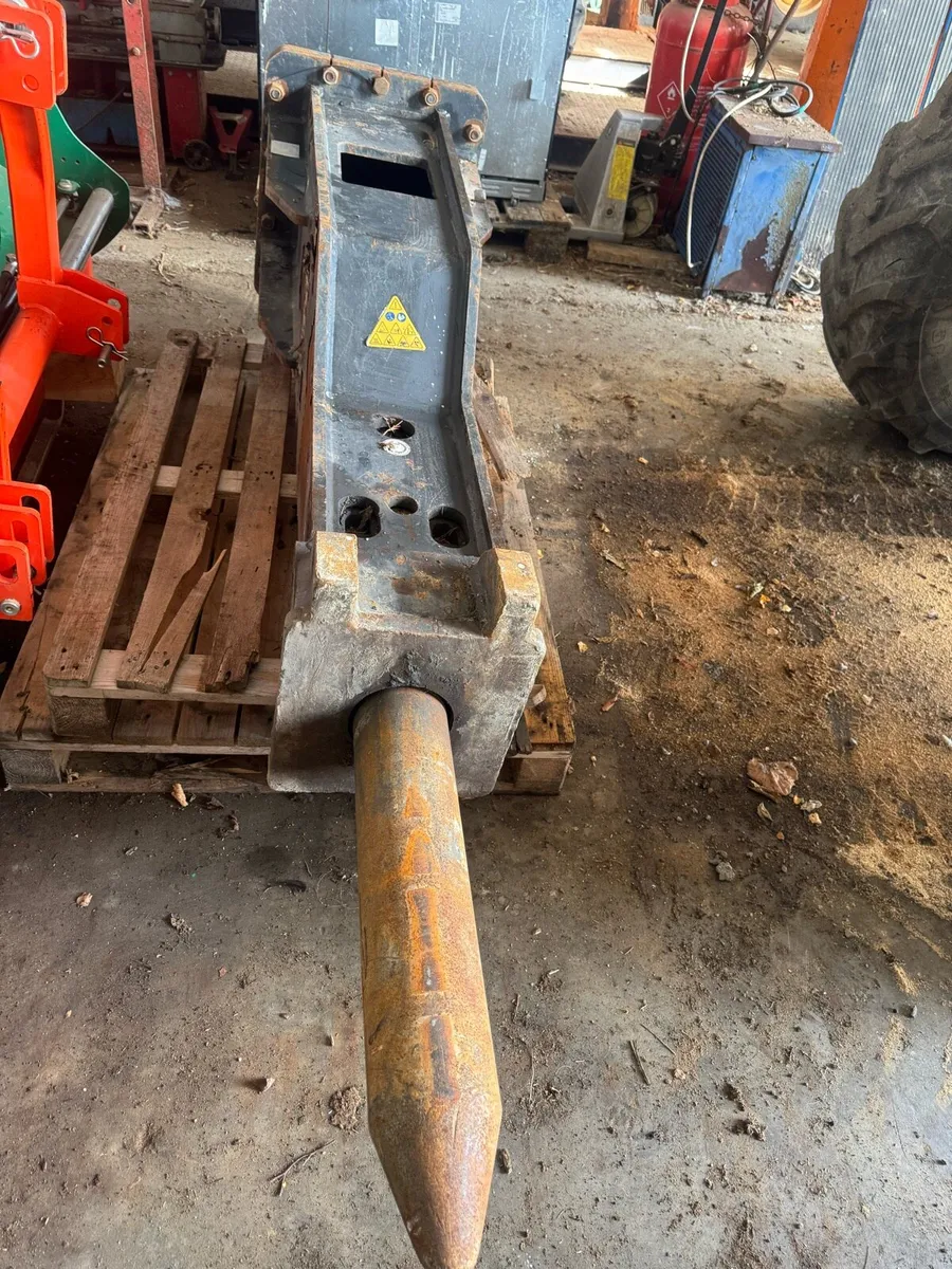 Rock hammer breaker €4,500 - Image 4