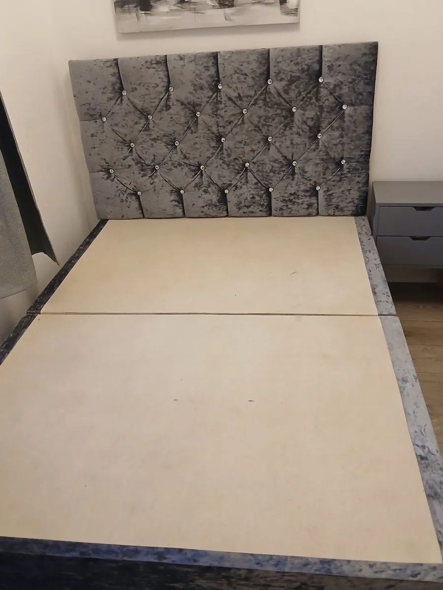 Double bed - Image 2