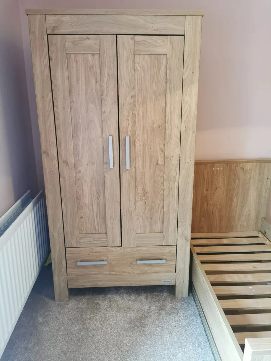 Bedroom furniture - Image 2