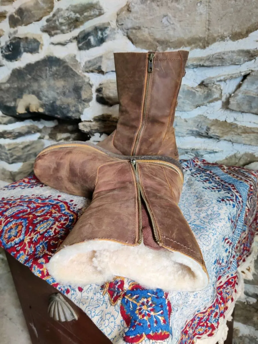 UGG Brown Suede Toggle Boots – UK 7.5 / EU 40 - Image 2