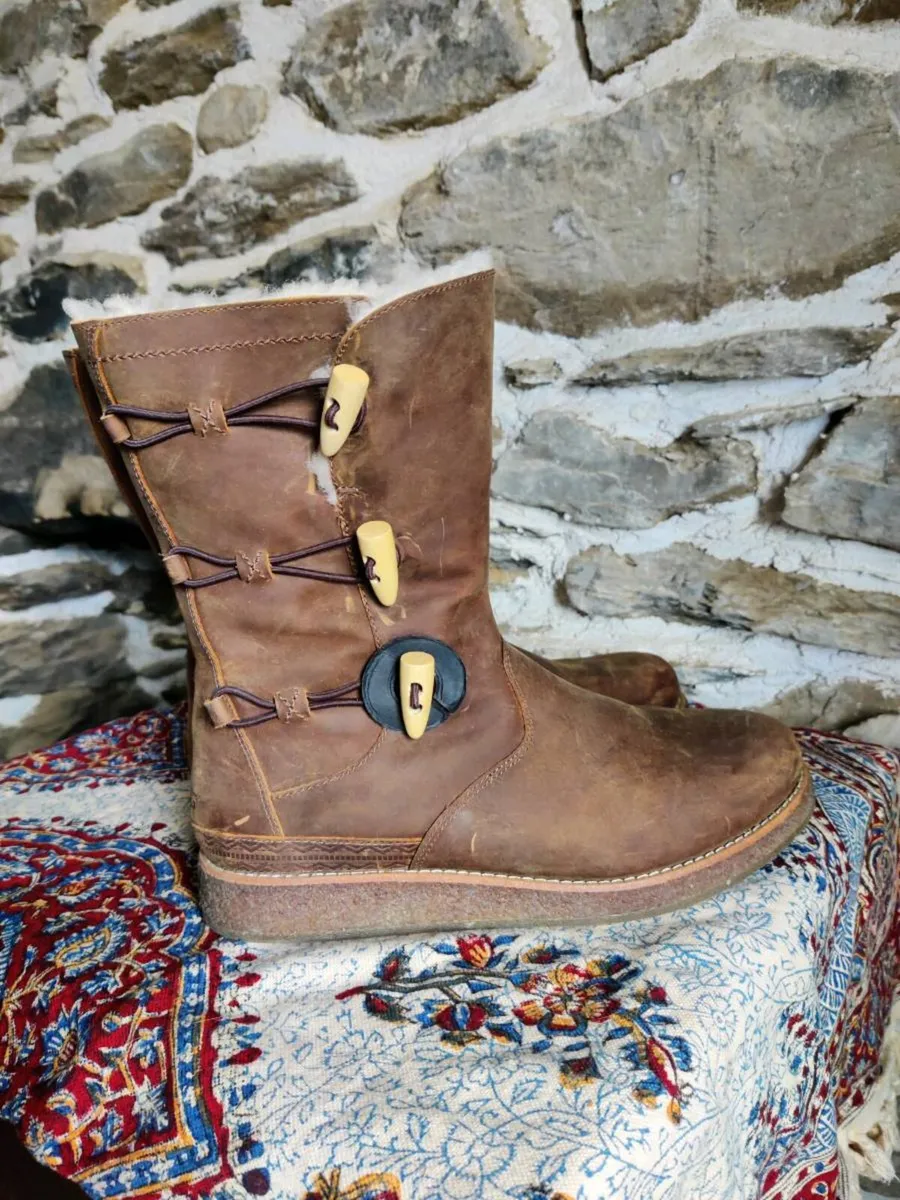 UGG Brown Suede Toggle Boots – UK 7.5 / EU 40 - Image 3