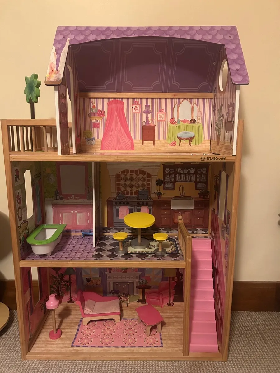Dolls house - Image 1