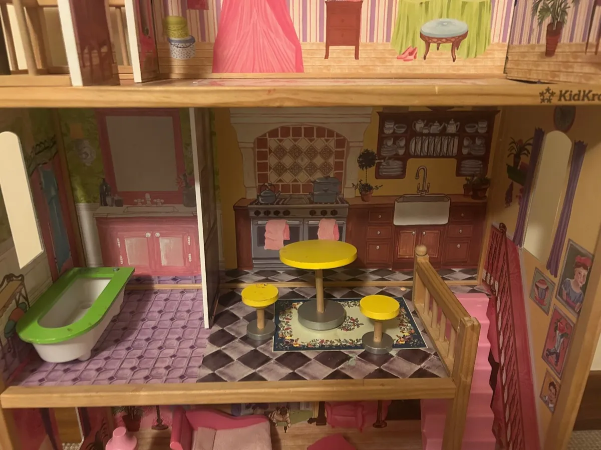 Dolls house - Image 3