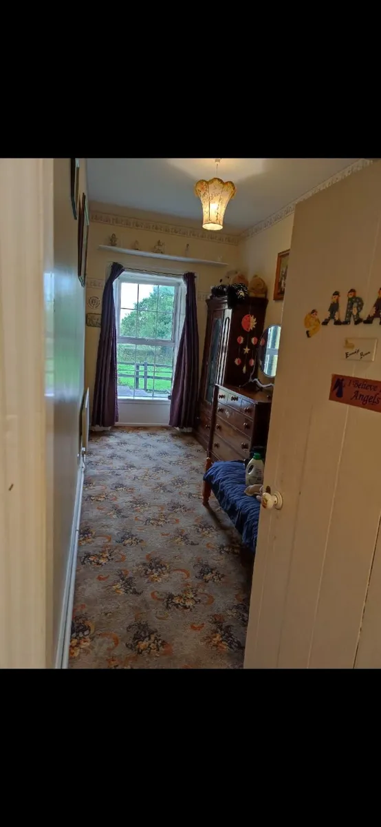 Stables and accommodation - Image 4