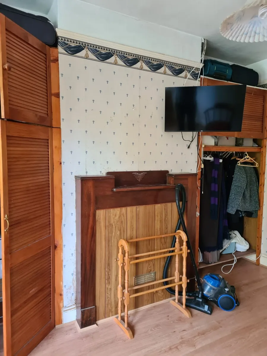 Painter required - Image 1
