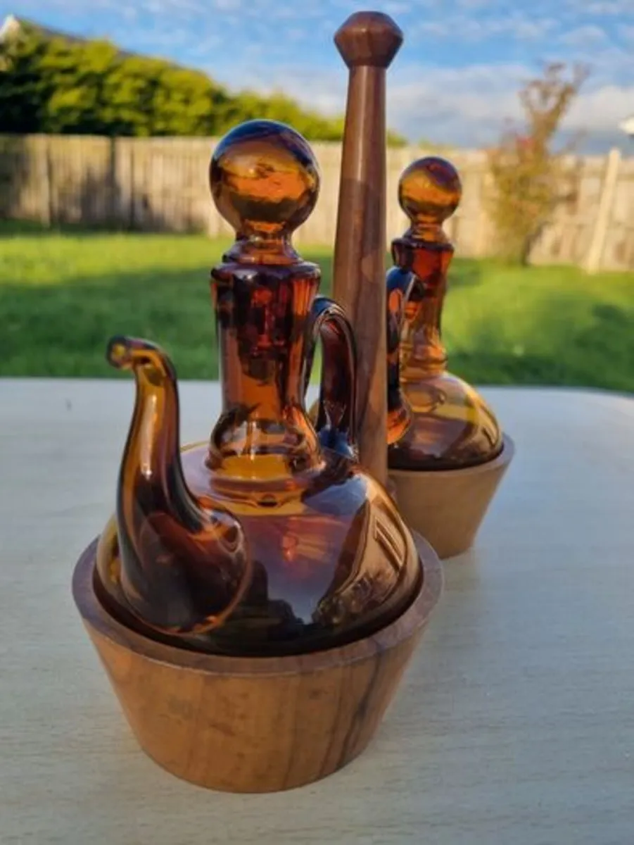 Vintage olive oil and vinegar set - Image 3