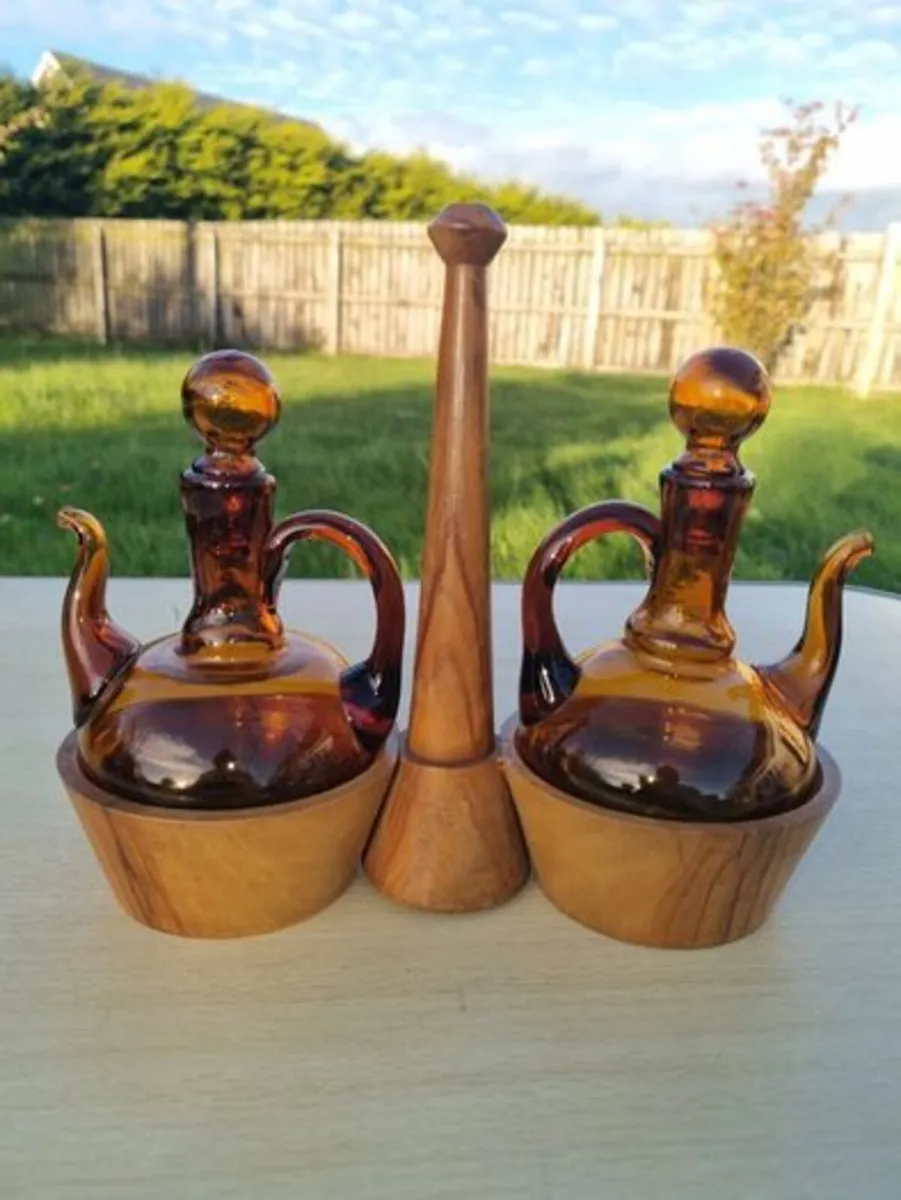 Vintage olive oil and vinegar set - Image 1