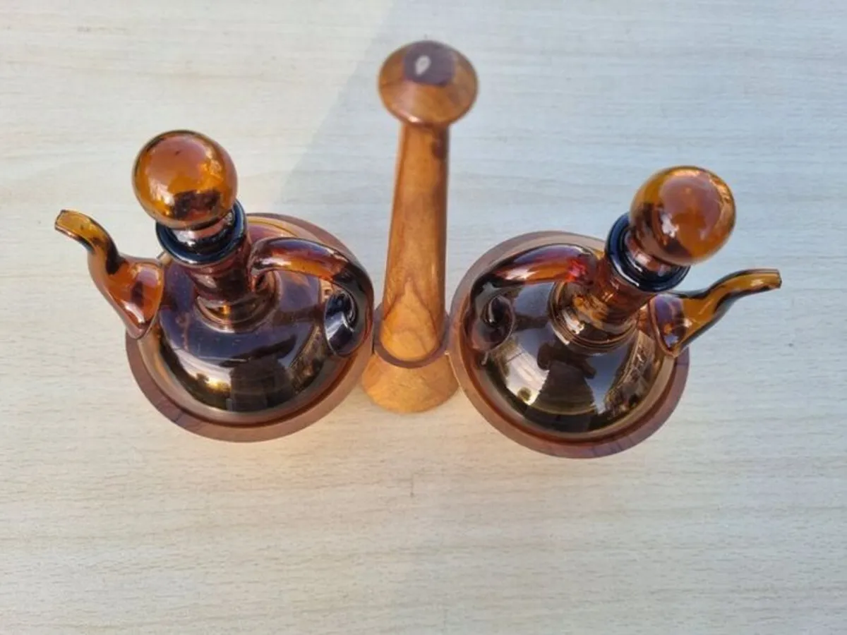 Vintage olive oil and vinegar set - Image 2