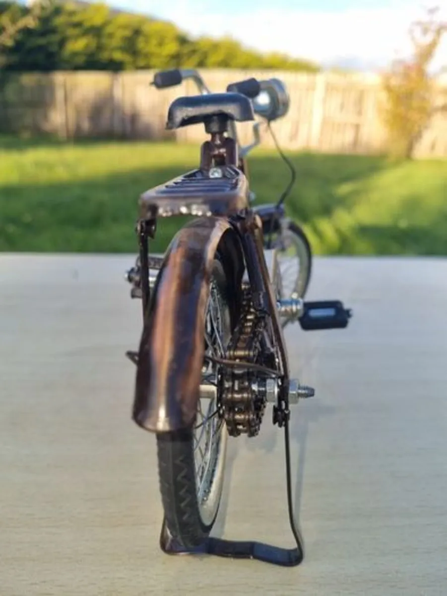 Handmade retro-style metal bicycle miniature - Image 4