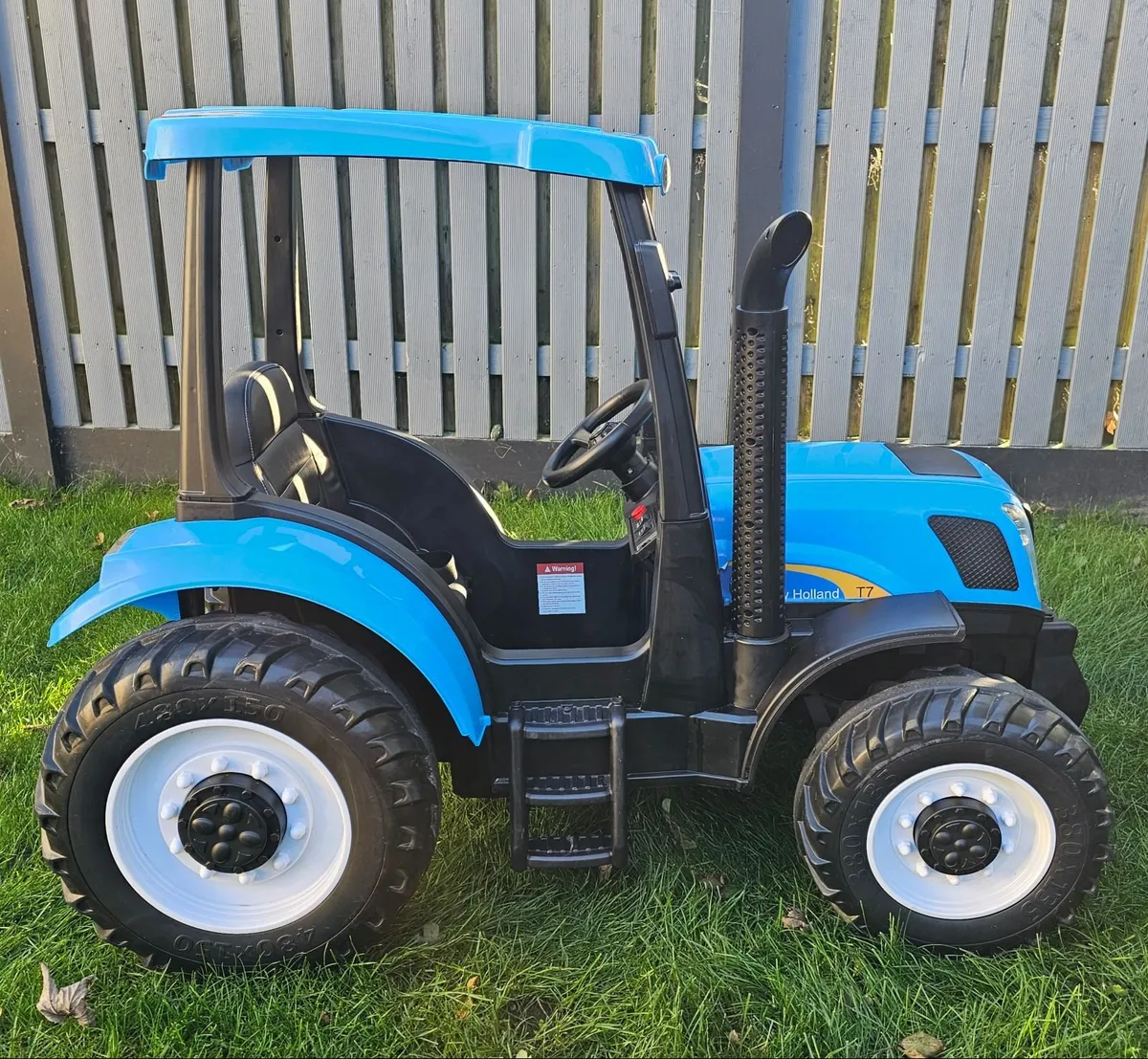 New Holland Kids Ride on Tractor 24V - Image 4