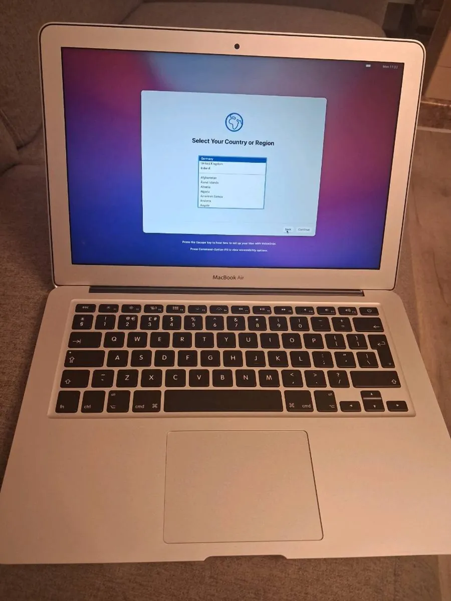 Macbook model A1466 - Image 2