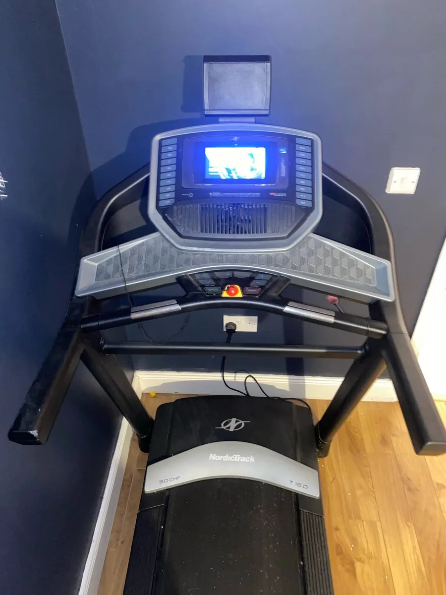 NordicTrack T12.0 Treadmill-22km/hr. V Good Cond - Image 3