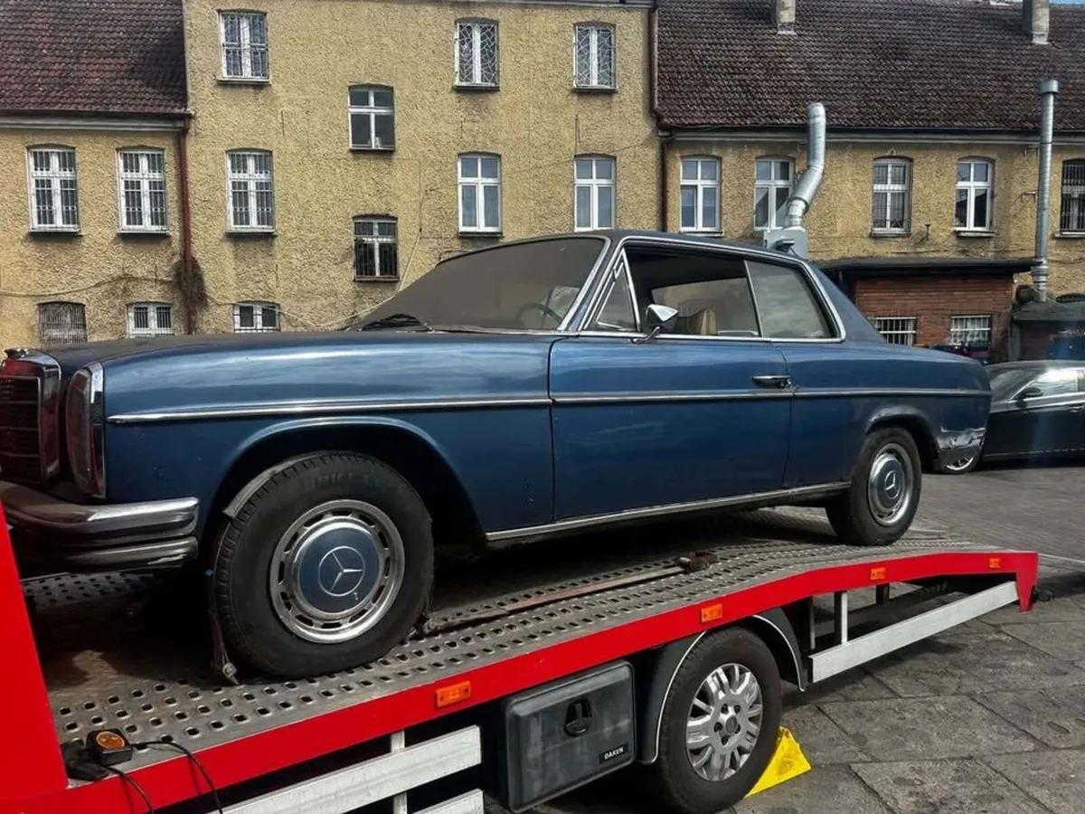 1969   Mercedes-Benz W114 250 CE - Image 2