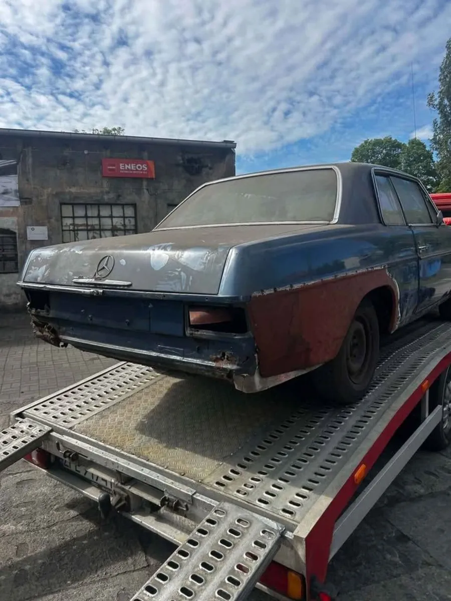 1969   Mercedes-Benz W114 250 CE - Image 3