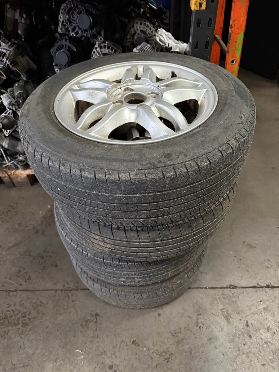 Alloys with good tyres for Renault Clio mk3 - Image 2
