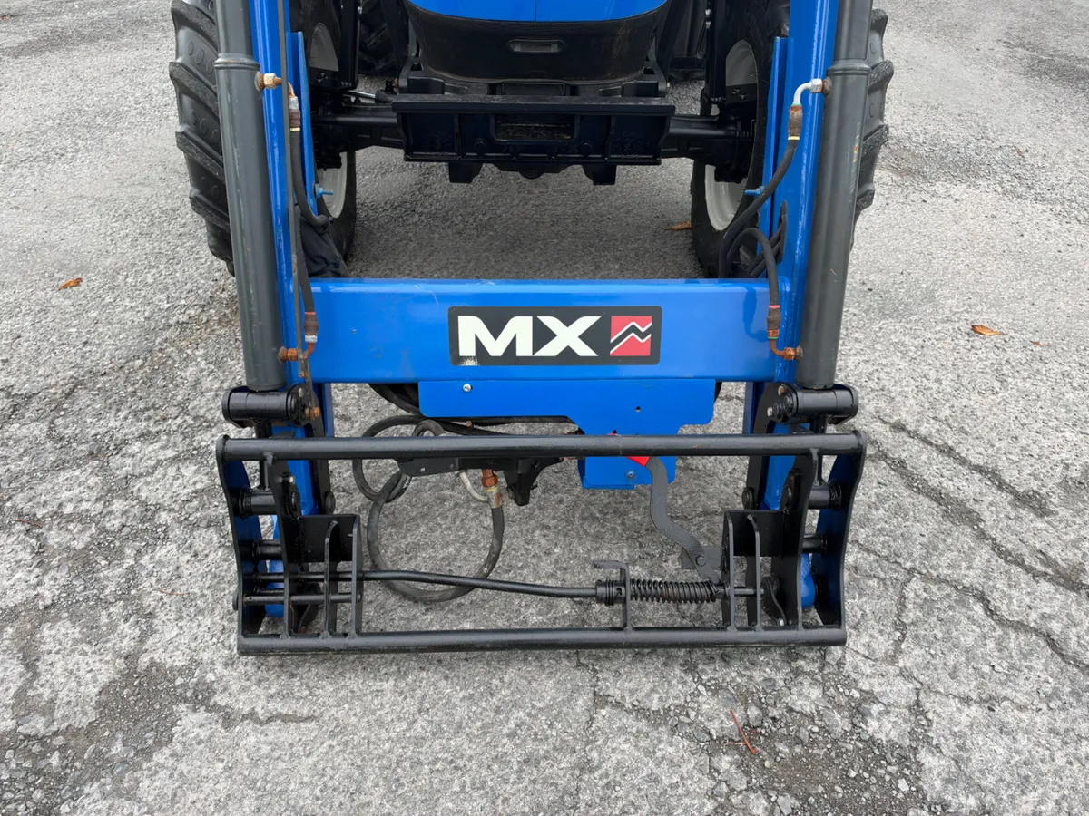 2019 New Holland T4.65S with Loader - Image 2