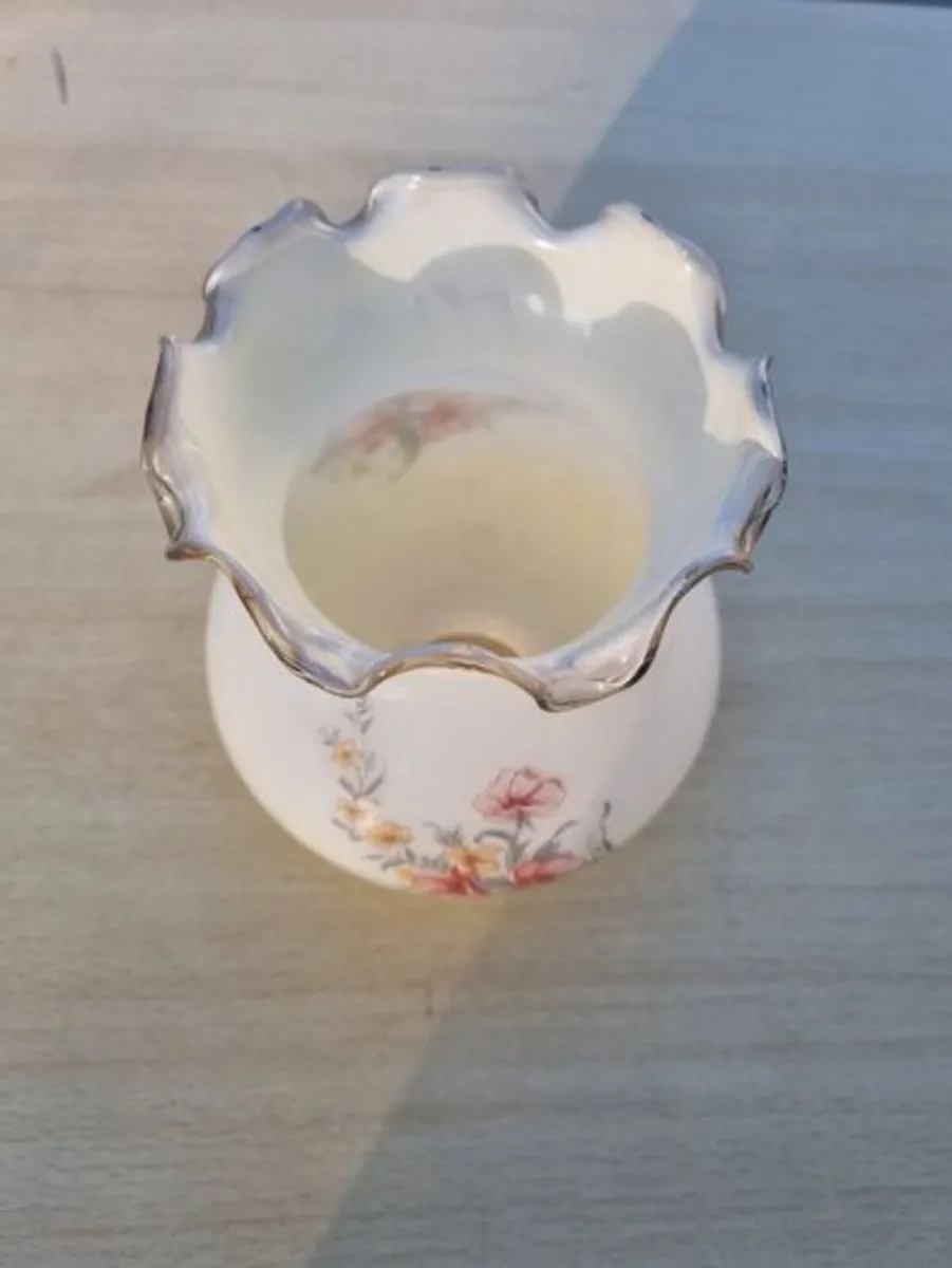 Vintage lamp shade made of white opaline glass - Image 3
