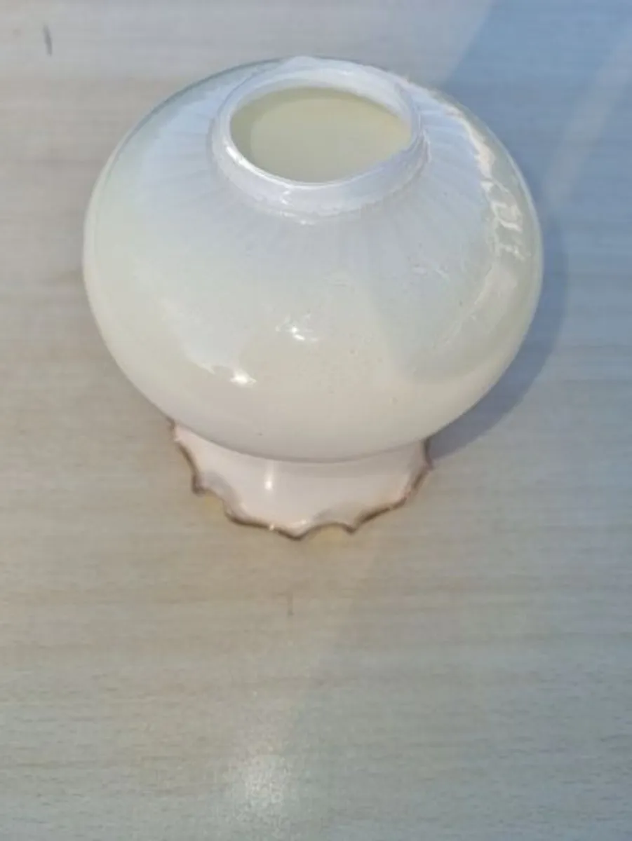 Vintage lamp shade made of white opaline glass - Image 4