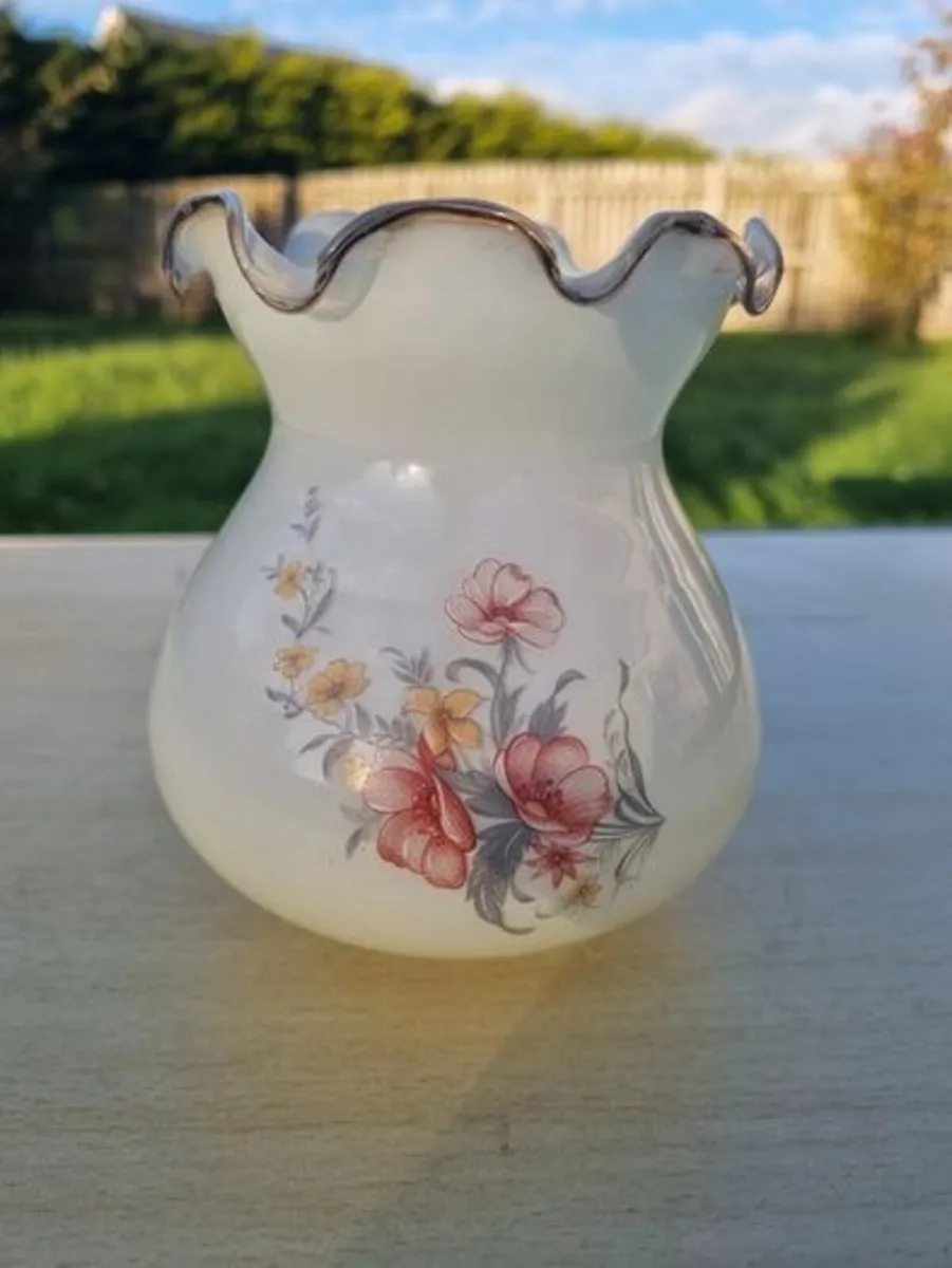 Vintage lamp shade made of white opaline glass - Image 1