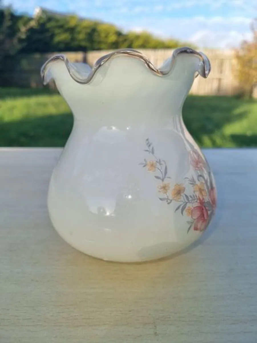 Vintage lamp shade made of white opaline glass - Image 2