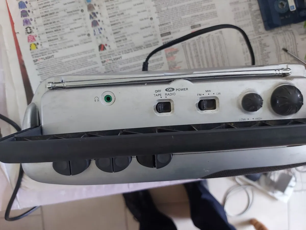 Philips Radio Cassette Recorder, Model AQ4150 - Image 4