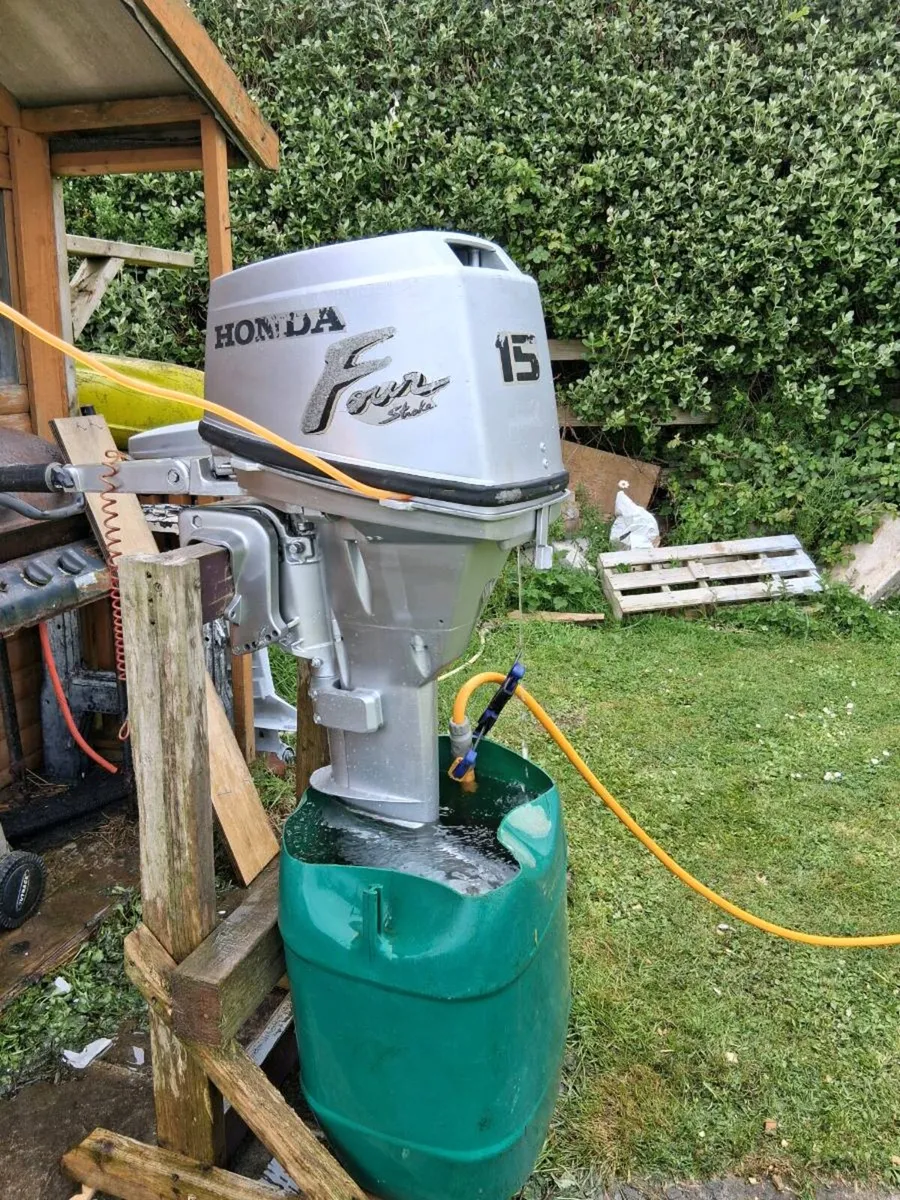 Honda 15hp 4 stroke outboard - Image 2