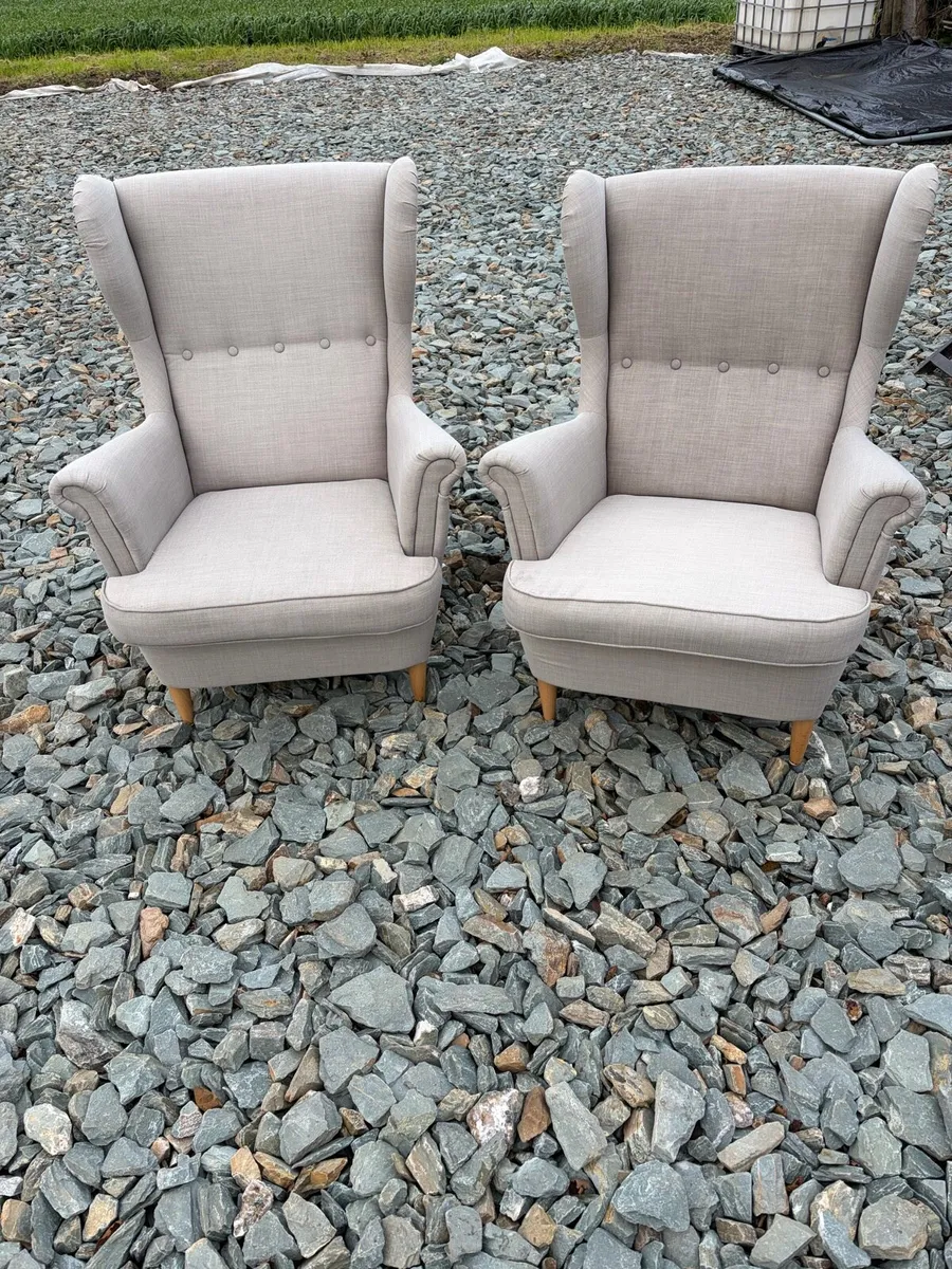 2x arm chairs for sale - Image 1