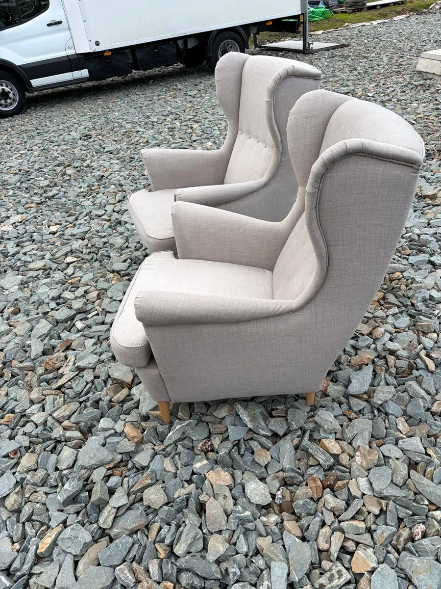 2x arm chairs for sale - Image 3