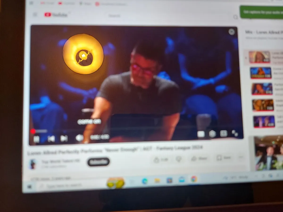 Microsoft Surface Tablet Laptop Intel Atom x7-Z870 - Image 3