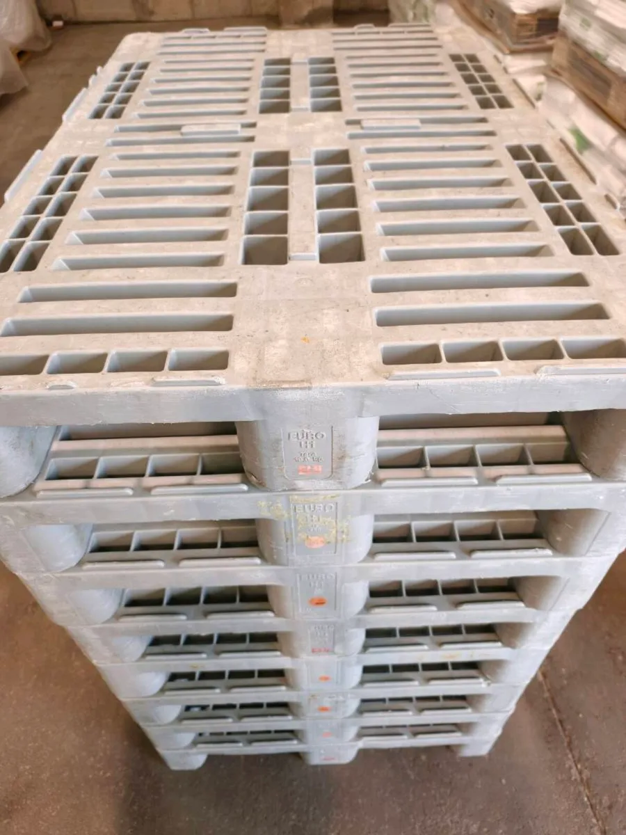 Plastic euro pallets - Image 1