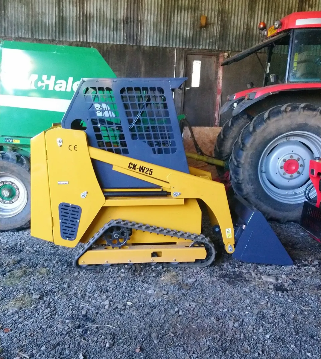 NEW CAPTOK CW25 SKIDSTEER - Image 2