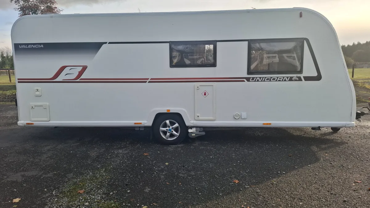 Bailey Unicorn Valencia 4 berth fixed bed - Image 2
