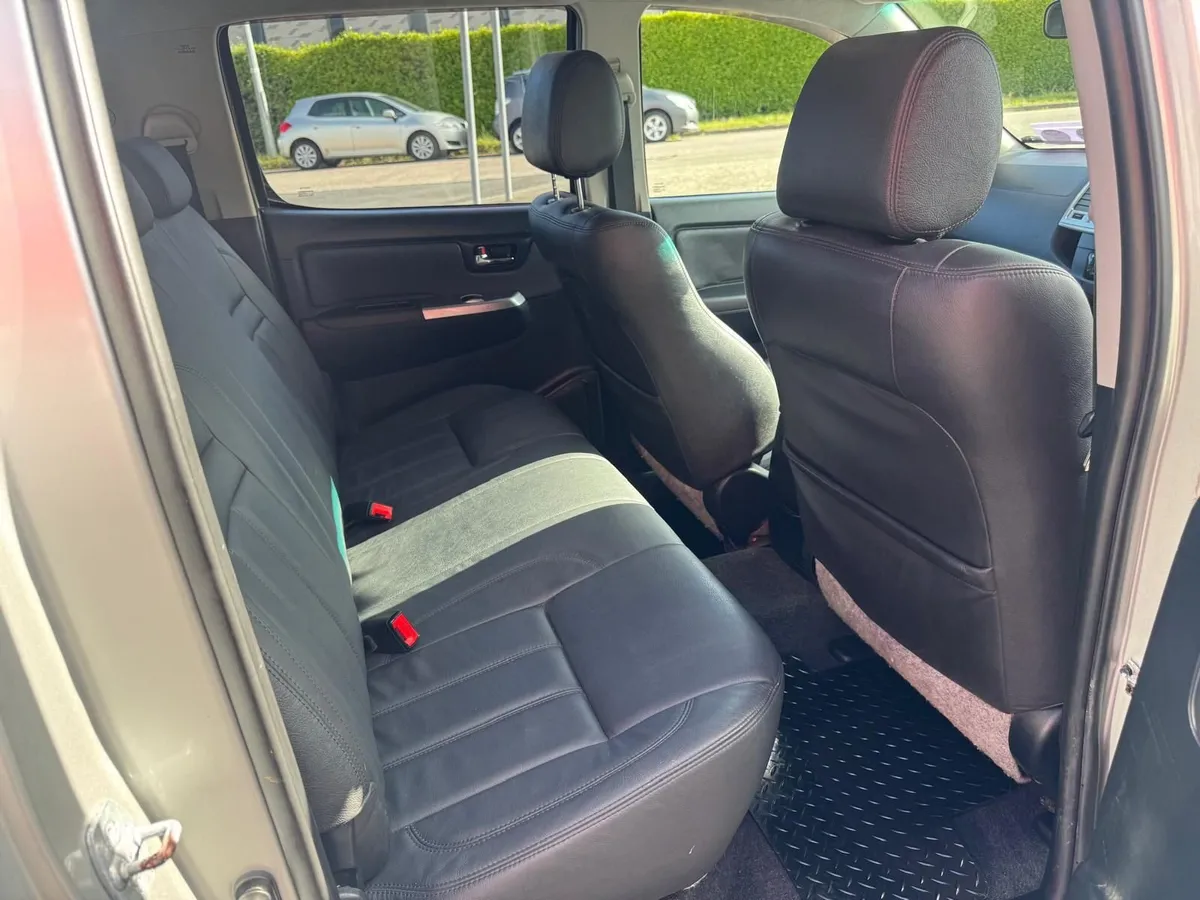Toyota Hilux 2015 - Image 2