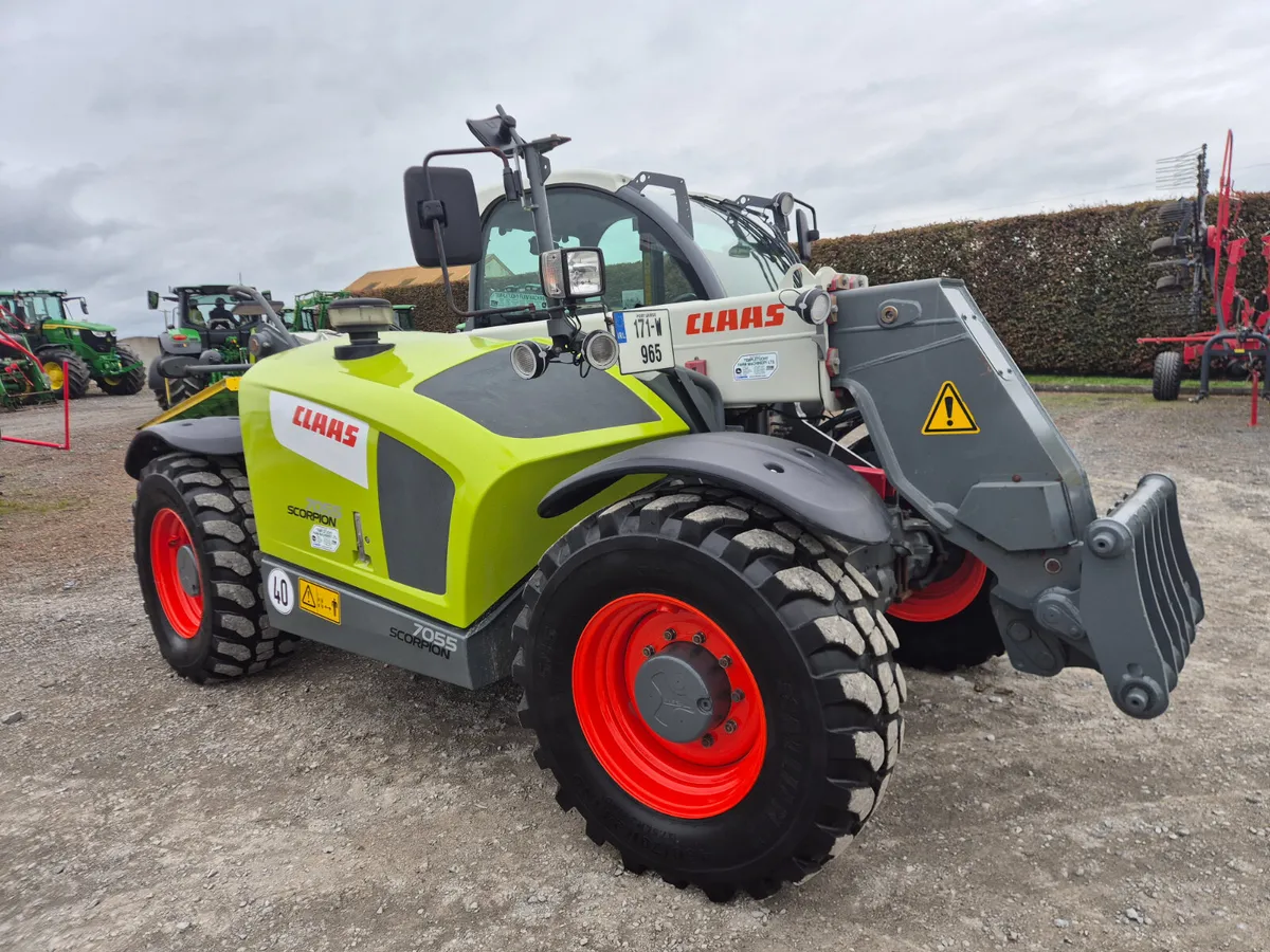 Claas Scorpion 7055 2017 - Image 3