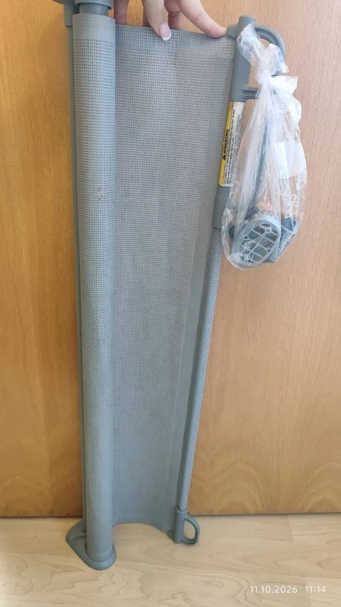 Momcozy Retractable Mesh Baby Gate or Dog Gate - Image 2