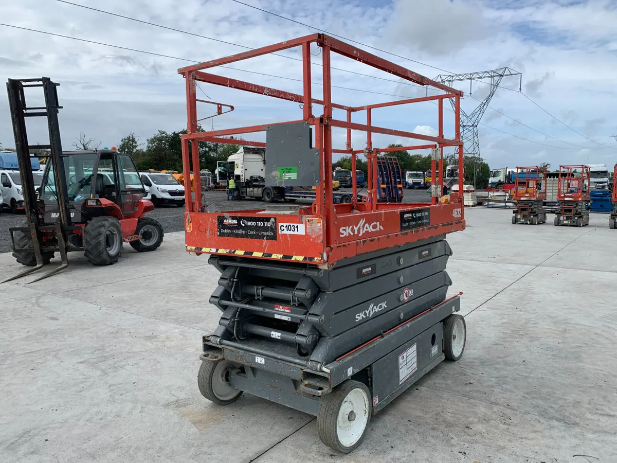 2018 SKYJACK SJ4632 ELECTRIC SCISSORS LIFT - Image 4