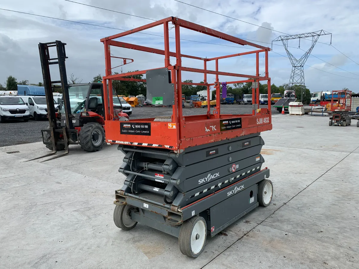 2018 SKYJACK SJ4632 ELECTRIC SCISSORS LIFT - Image 4