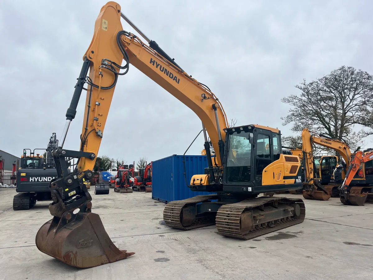 2021 Hyundai HX160L Excavator - Image 2